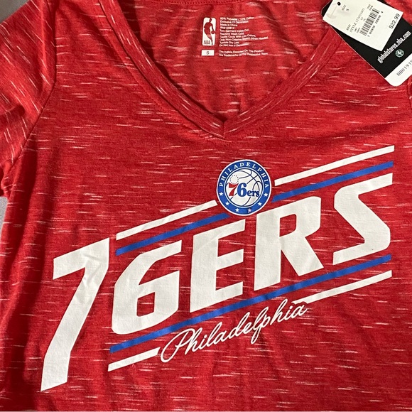 NWT NBA Philadelphia 76ers Basketball Women’s V-neck T-shirt, in Heather Red - Picture 4 of 8